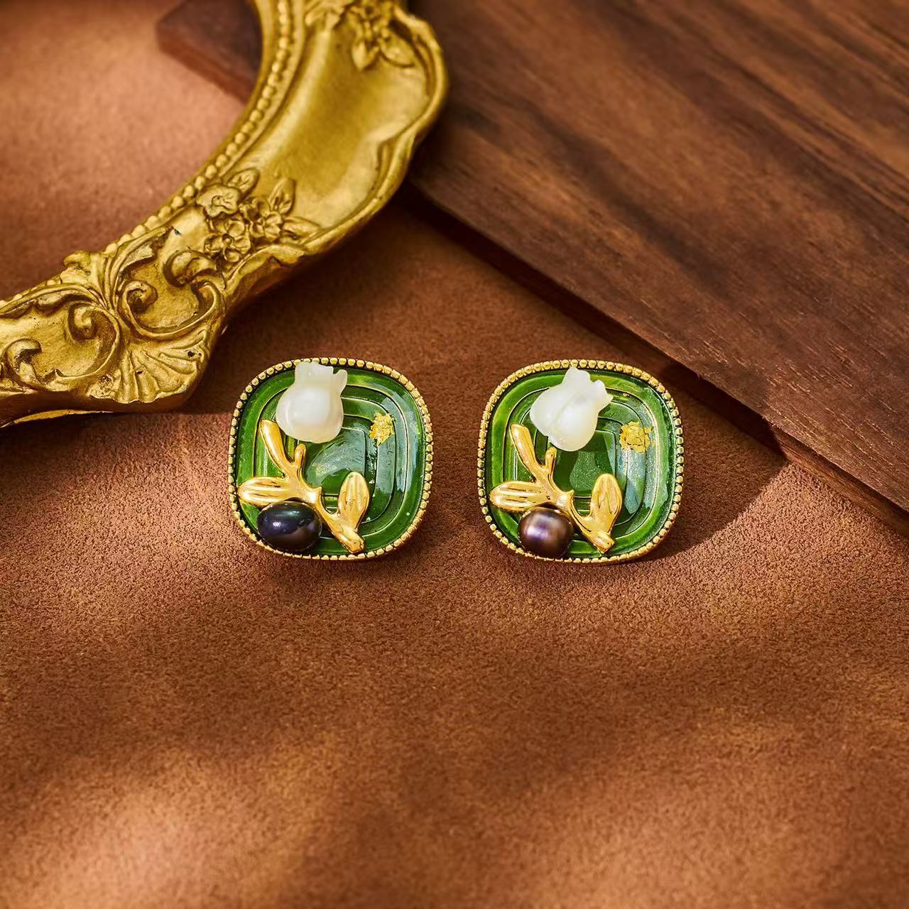 Monet‘s Garden Series Earrings
