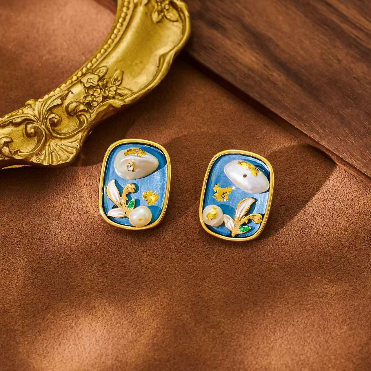 Monet‘s Garden Series Earrings