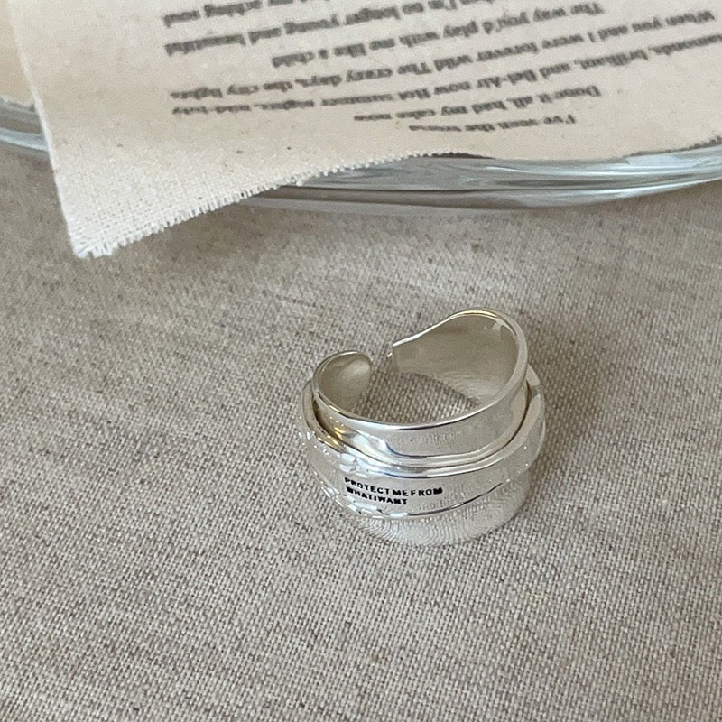 Retro geometric letter ring