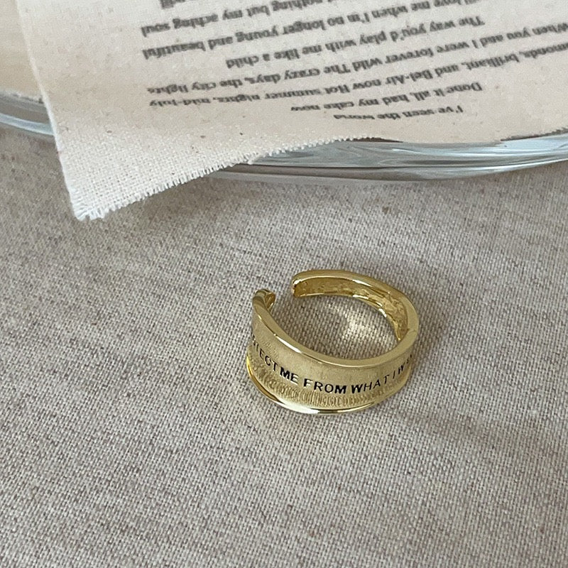 Retro geometric letter ring