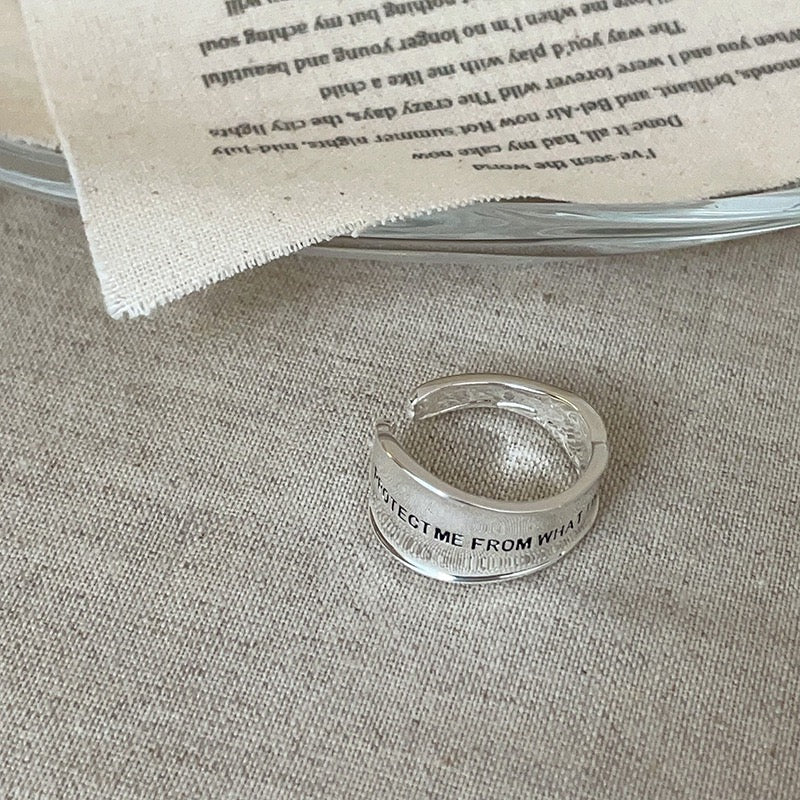 Retro geometric letter ring