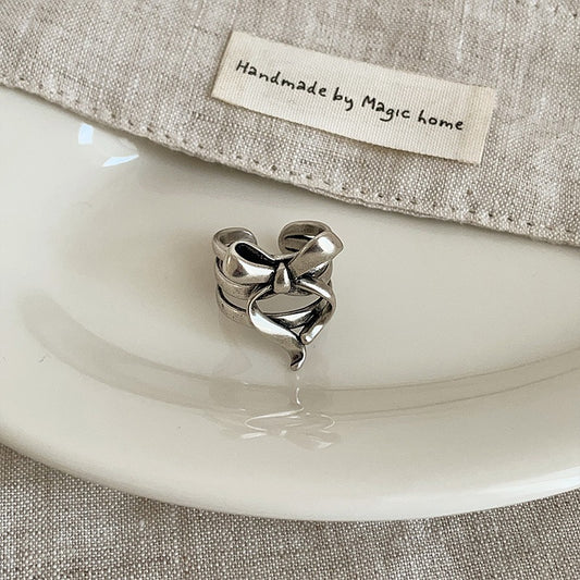 Vintage vintage bow ring